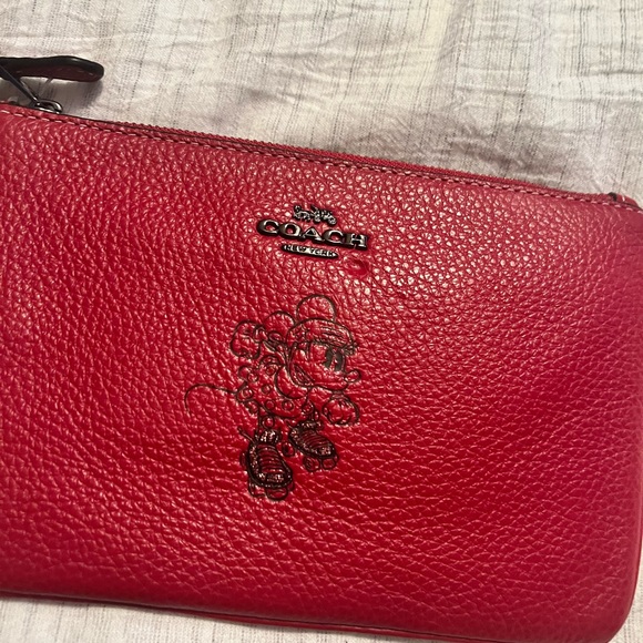 Coach Minnie Mouse Motif Wristlet - Picture 3 of 6